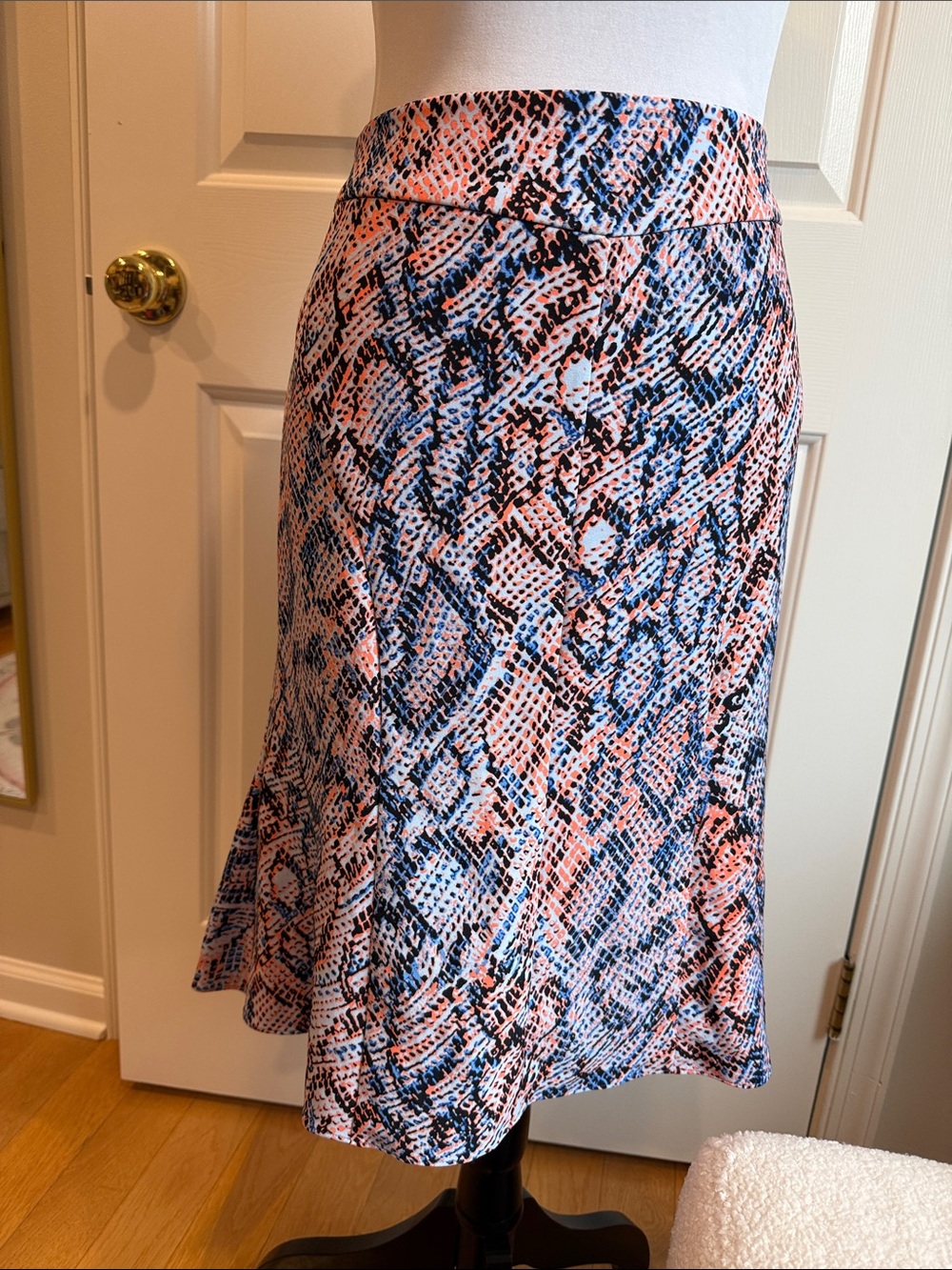 NWT Diane Von Furstenberg Coral & Navy Abstract Snake-Print Skirt
